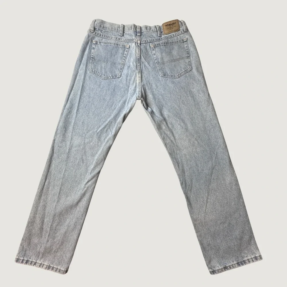 Wrangler Jeans Mens 37x30 (36x29) Light Wash Authentics Straight Leg Denim Pants
